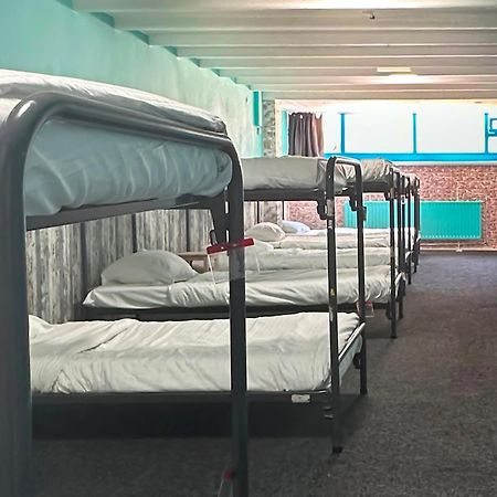 The Flying Pig Beach Hostel Нордвик Екстериор снимка
