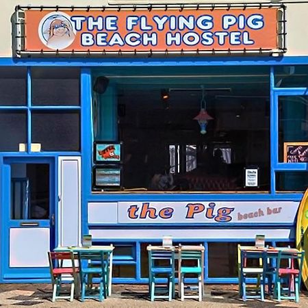 The Flying Pig Beach Hostel Нордвик Екстериор снимка
