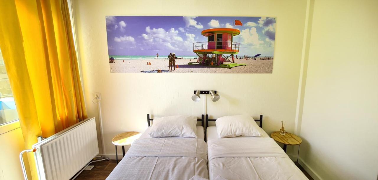 The Flying Pig Beach Hostel Нордвик Екстериор снимка