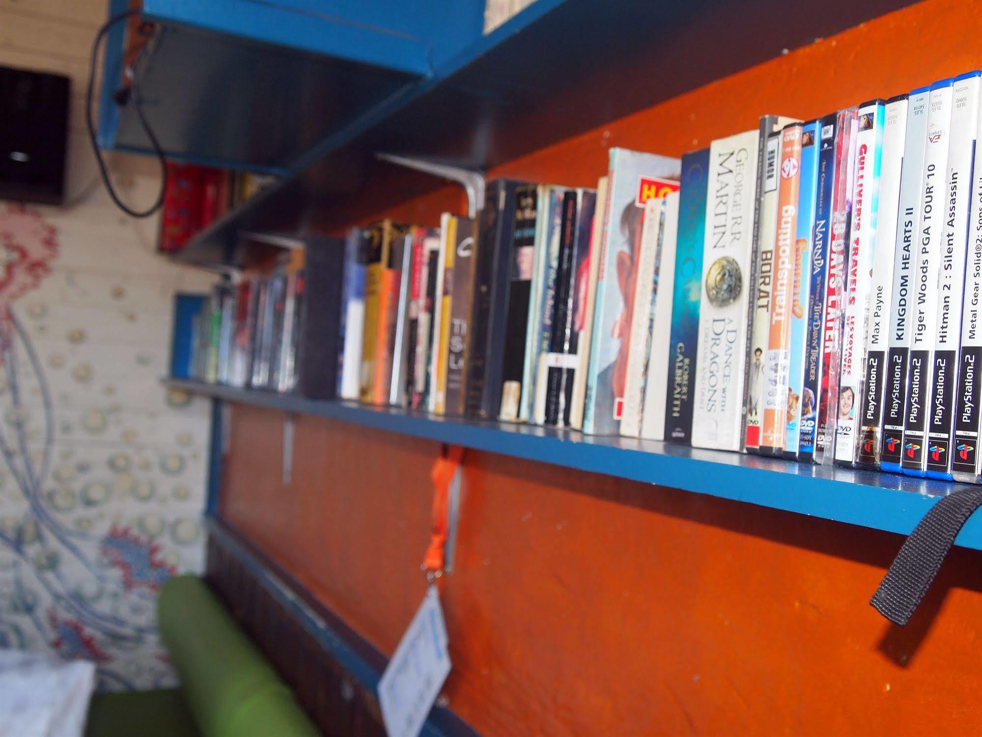 The Flying Pig Beach Hostel Нордвик Екстериор снимка