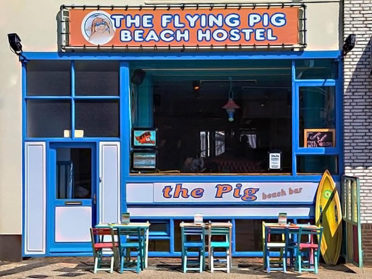 The Flying Pig Beach Hostel Нордвик Екстериор снимка